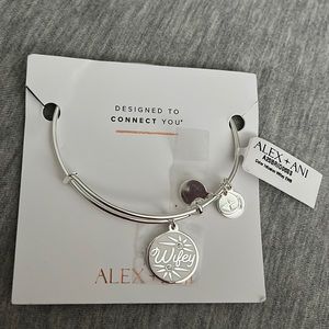 BNWT Wifey Bangle